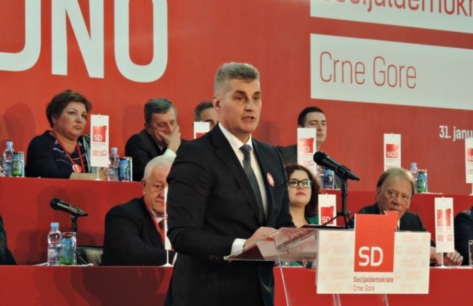 Brajović: Potreban dijalog između Vlade i Mitropolije