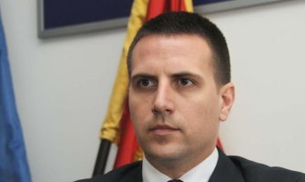 Vešović: Igra moći između DF i Crkve 