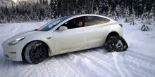 Vlasnik od Tesla Model 3 napravio sanke (VIDEO)