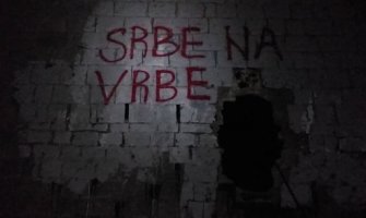 Ministarstvo kulture: Natpis na Tabiji ispisali isti oni koji su nacrtali trobojku