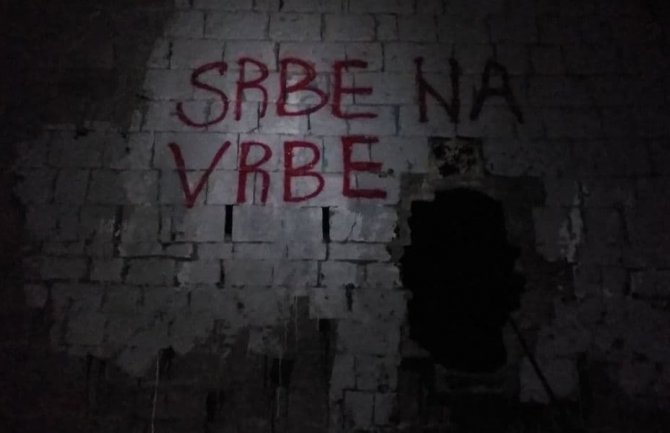 Ministarstvo kulture: Natpis na Tabiji ispisali isti oni koji su nacrtali trobojku