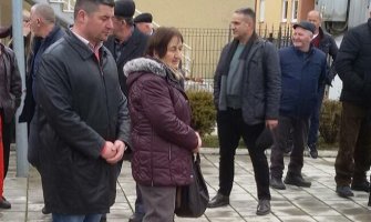 Predsjednik Srpske Alternative odao poštu otetim putnicima u Štrpcima: Očekujemo i osudu zlodjela počinjena prema Srbima