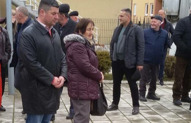 Predsjednik Srpske Alternative odao poštu otetim putnicima u Štrpcima: Očekujemo i osudu zlodjela počinjena prema Srbima