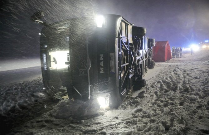 Nevrijeme u Njemačkoj: Poginula žena u automobilu, prevrnuo se autobus iz Hrvatske, 8 povrijeđenih