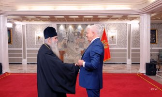  Vlada nije povukla zakon o majkama, Mitropolija može da podnese inicijativu za ocjenu ustavnosti