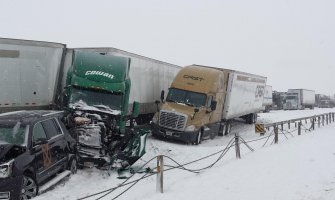 Veliki lančani sudar u SAD: Tri osobe stradale u sudaru 100 vozila(VIDEO)