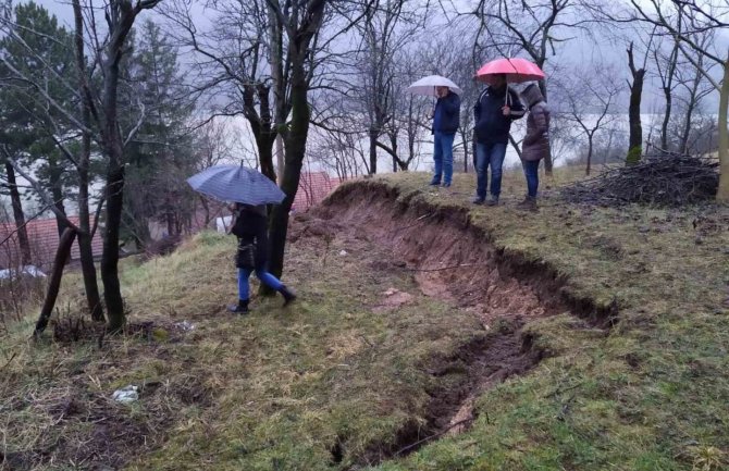 U nikšićkoj Župi klizište prijeti da odnese kuću 