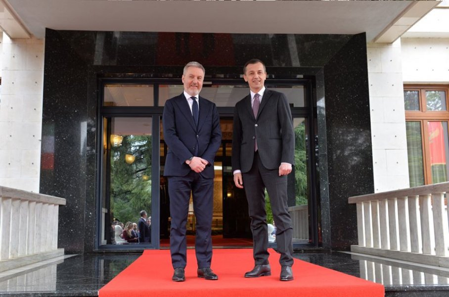 8917182626549598580714668290574435165929472o