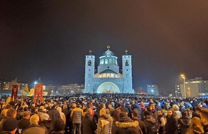  Ugovor sa državom da potpisuje mitropolit Amfilohije