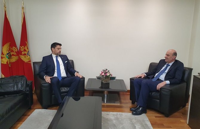 Srbija i Crna Gora najpreče jedna drugoj, aktuelnu situaicju riješiti dijalogom 