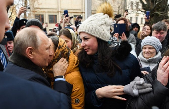 Hrabra Ruskinja zaprosila predsjednika, evo šta joj je Putin odgovorio