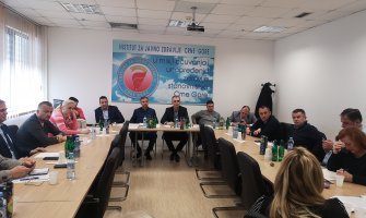 Pod nadzorom 1084 putnika