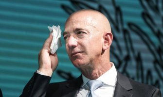 Bezos za noć izgubio sedam milijardi dolara