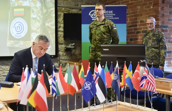 Đukanović posjetio NATO Centar izvrsnosti za kooperativnu sajber odbranu(VIDEO)