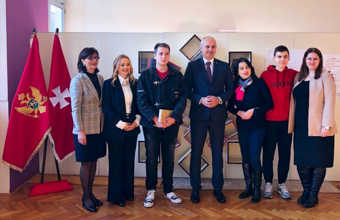 CT:Tablet računari za prvorangirane na Državnom takmičenju znanja