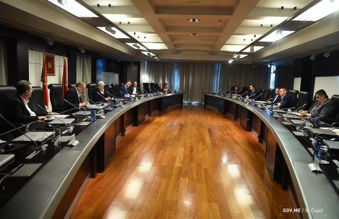 Nove mjere: Zabrana rada većine prodavnica, obustava taksi prevoza…