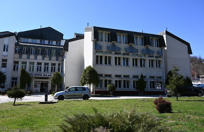 28 osoba na liječenju od kovida u bjelopoljskoj bolnici, 4 na respiratoru