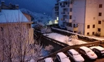 Građane Kotora jutros dočekao snijeg