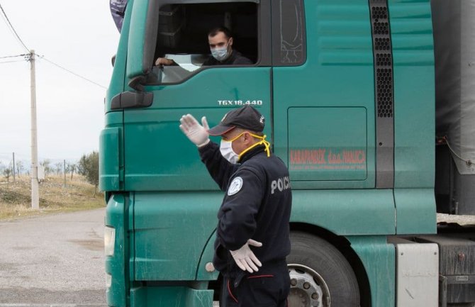  Zaraženi u Tuzima se slobodno kretali, ne znamo šta nam to donosi