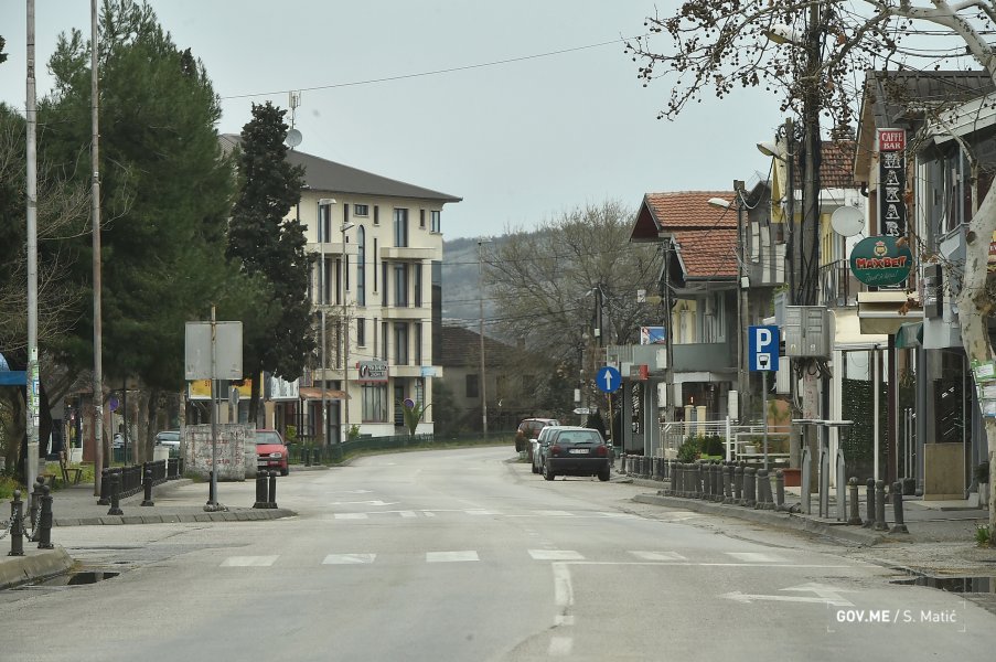 stanovnitvogradskeoptnetuziukuama49698055577o