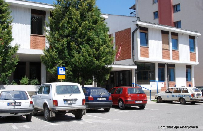 Grupa zdravstvenih radnika Doma zdravlja Andrijevica i Hitne u kućnoj izolaciji, prvi slučaj koronavirusa u Beranama