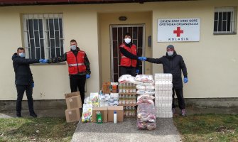 Odbornici Demokrata Kolašin donirali namirnice Crvenom krstu