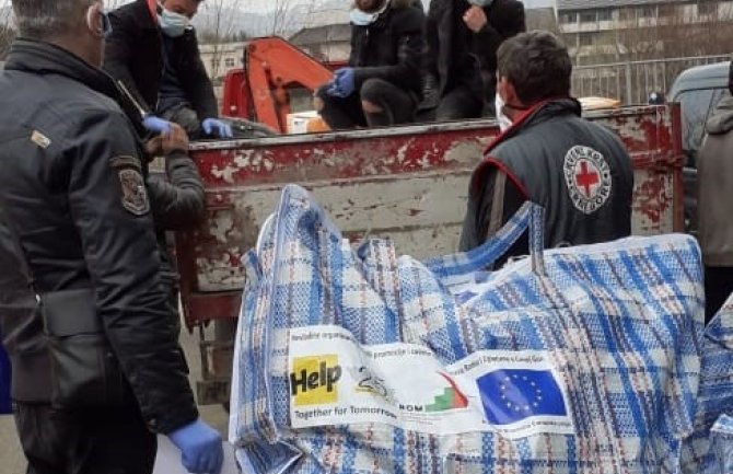 Preko 300 paketa pomoći za RE populaciju u Bijelom Polju i Beranama