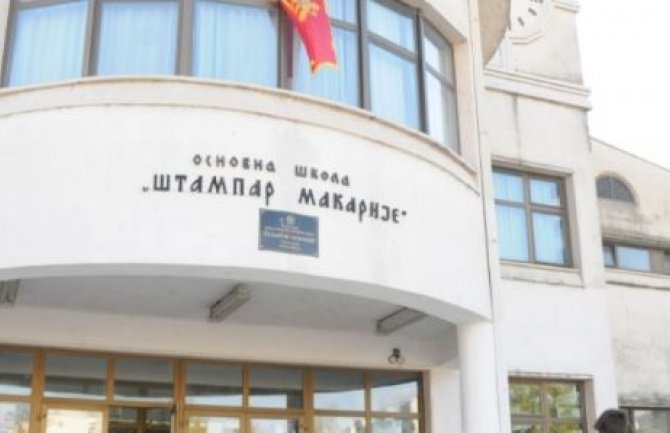 Osnovci iz Podgorice donirali novac NKT-u