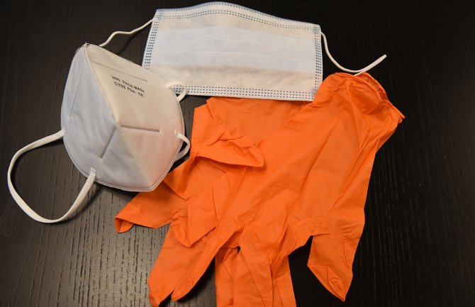 Glavni prenos COVID19 je kapljični put, a da li je dobro nositi istu masku više puta?