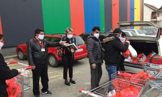 Predstavnici Opštine Berane podijelili pomoć ugroženim porodicama romske i egipćanske populacije