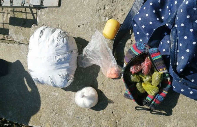 Hapšenje kod Šapca: Drogu pronašli i u zaleđenom piletu