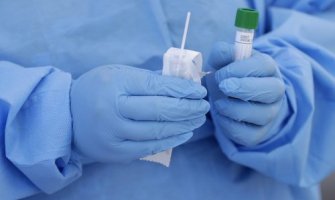 Petogodišnjak preminuo od koronavirusa u Velikoj Britaniji