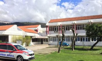 Humani Nikšićanin donirao Opštini Budva koncentrator kiseonika