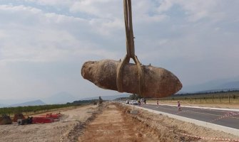 Na putu PG-Tuzi uklonjenjena bomba iz Drugog svjetskog rata teška 500kg(FOTO)