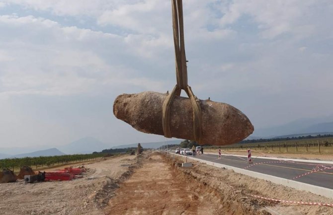 Na putu PG-Tuzi uklonjenjena bomba iz Drugog svjetskog rata teška 500kg(FOTO)