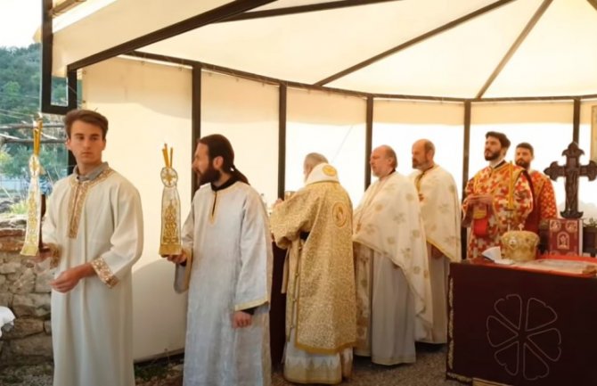 Drugima ekspresne kazne, sveštenike još izviđaju