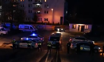 Policajci širom Crne Gore  aplaudirali medicinskim radnicima (VIDEO)