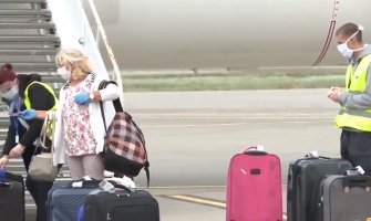 Iz Istanbula i Tel Aviva stiglo 19 državljana CG (VIDEO)