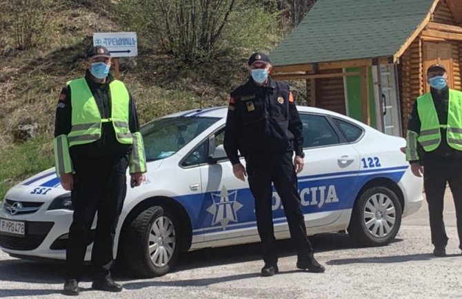 Zbog kršenja mjera policija u Pljevljima procesuirala 42 lica, na Žabljaku 20