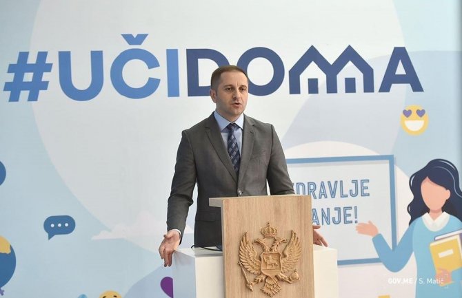 Šehović: Đaci ne treba da se vraćaju u klupe ove godine, elektronski upis u vrtiće i škole