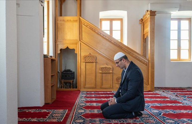 Klanjana prva džuma u ramazanu, bez vjernika u džamijama