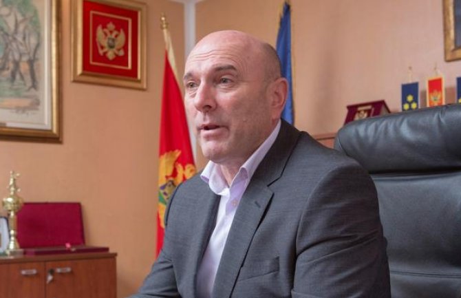 IJZ odobrio sjednicu, Carević prikuplja potpise