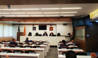 Carević i Radović potpisali ostavke