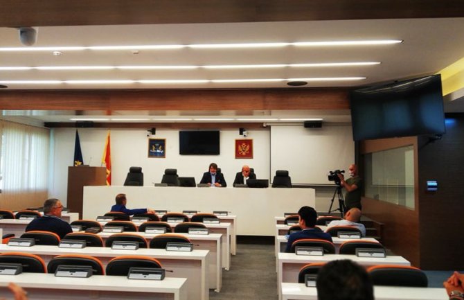 Carević i Radović potpisali ostavke