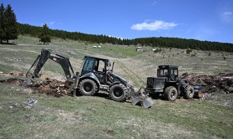 Vojska popravlja puteve u najudaljenijim selima bjelopoljske opštine, Bošković i Smolović obišli radove