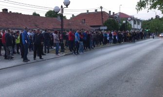 Nikšić: Molitva za privedenog vladiku, sveštenike i sve u Crnoj Gori