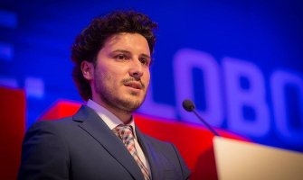 Abazović: Narod mnogo manje posvađan nego što to politika želi da prikaže