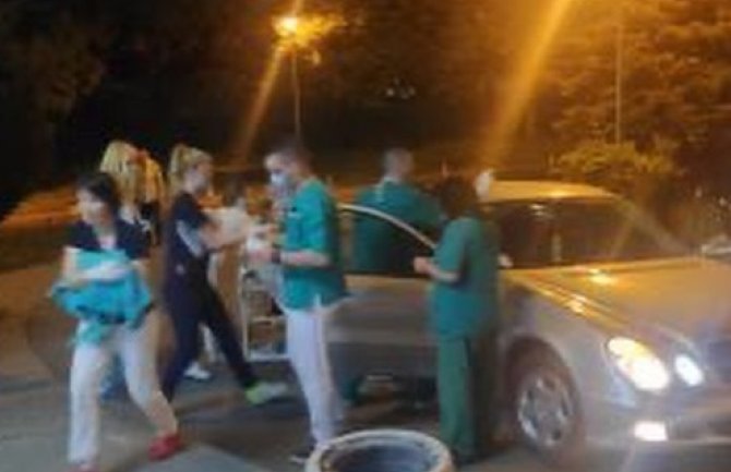 Nesvakidašnji porođaj u PG: Dječak rođen u autu ispred Urgentnog centra