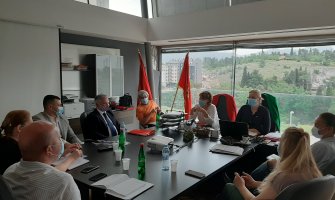 Podrška Opštini Nikšić u rješavanju problema napuštenih pasa  