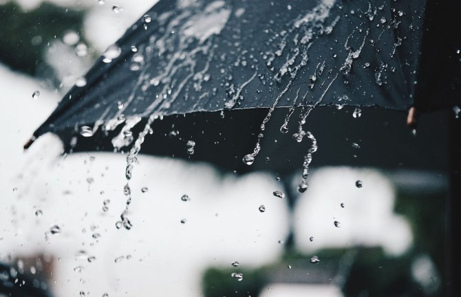 Promjenljivo oblačno, mjestimično kiša